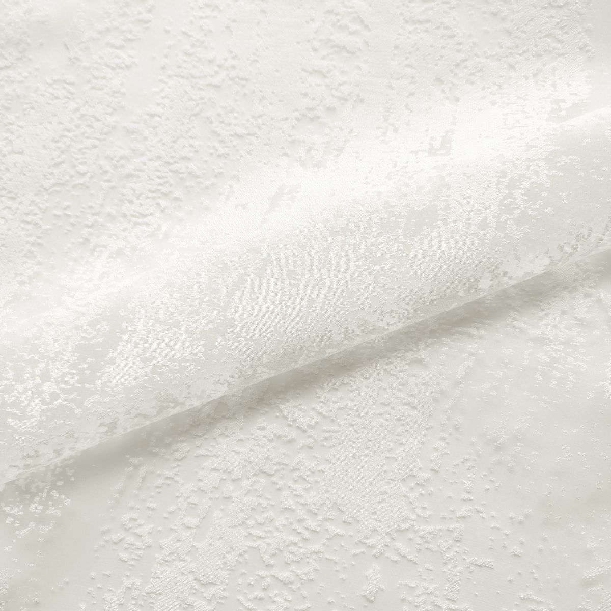Benefiz_Off white