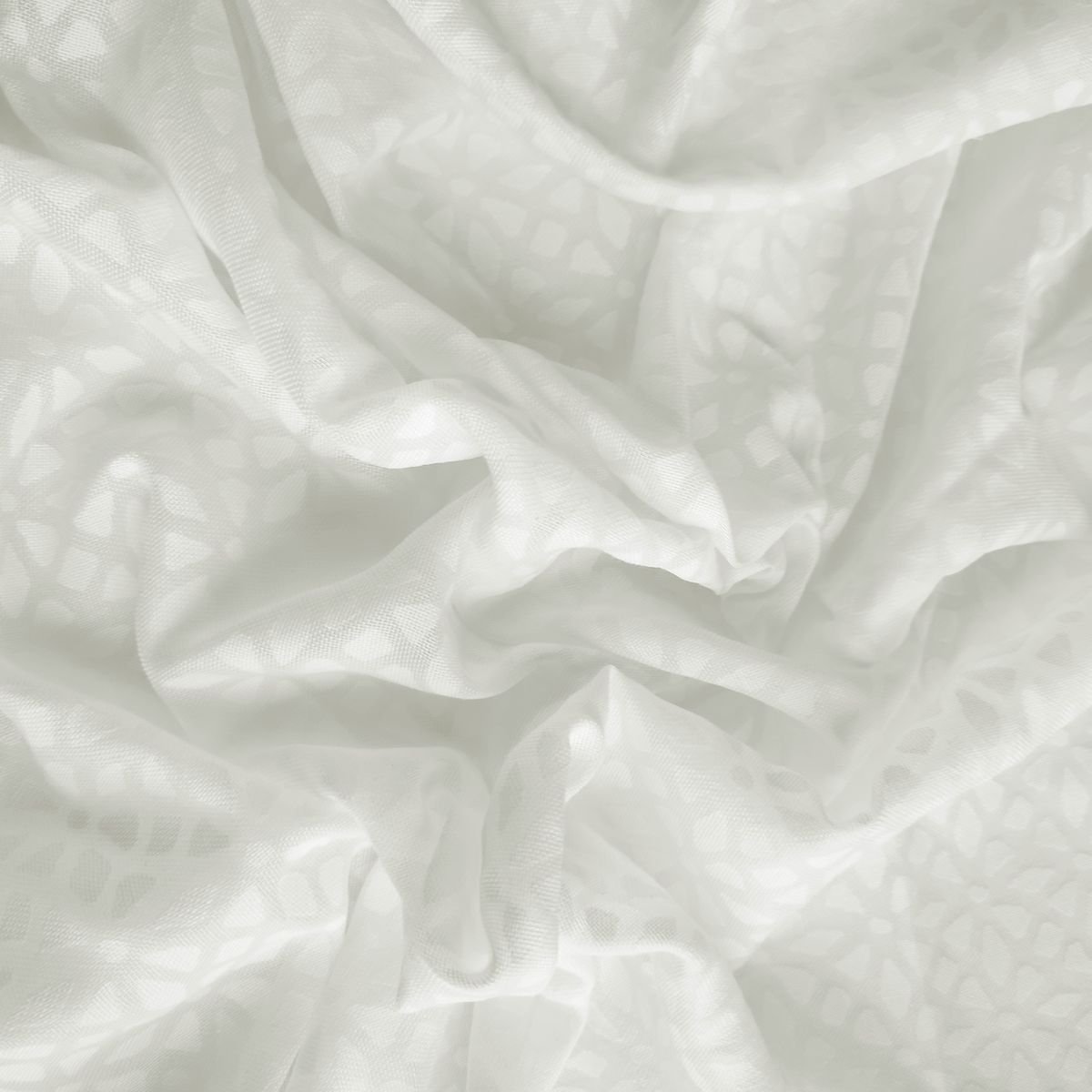 Formula_Off white