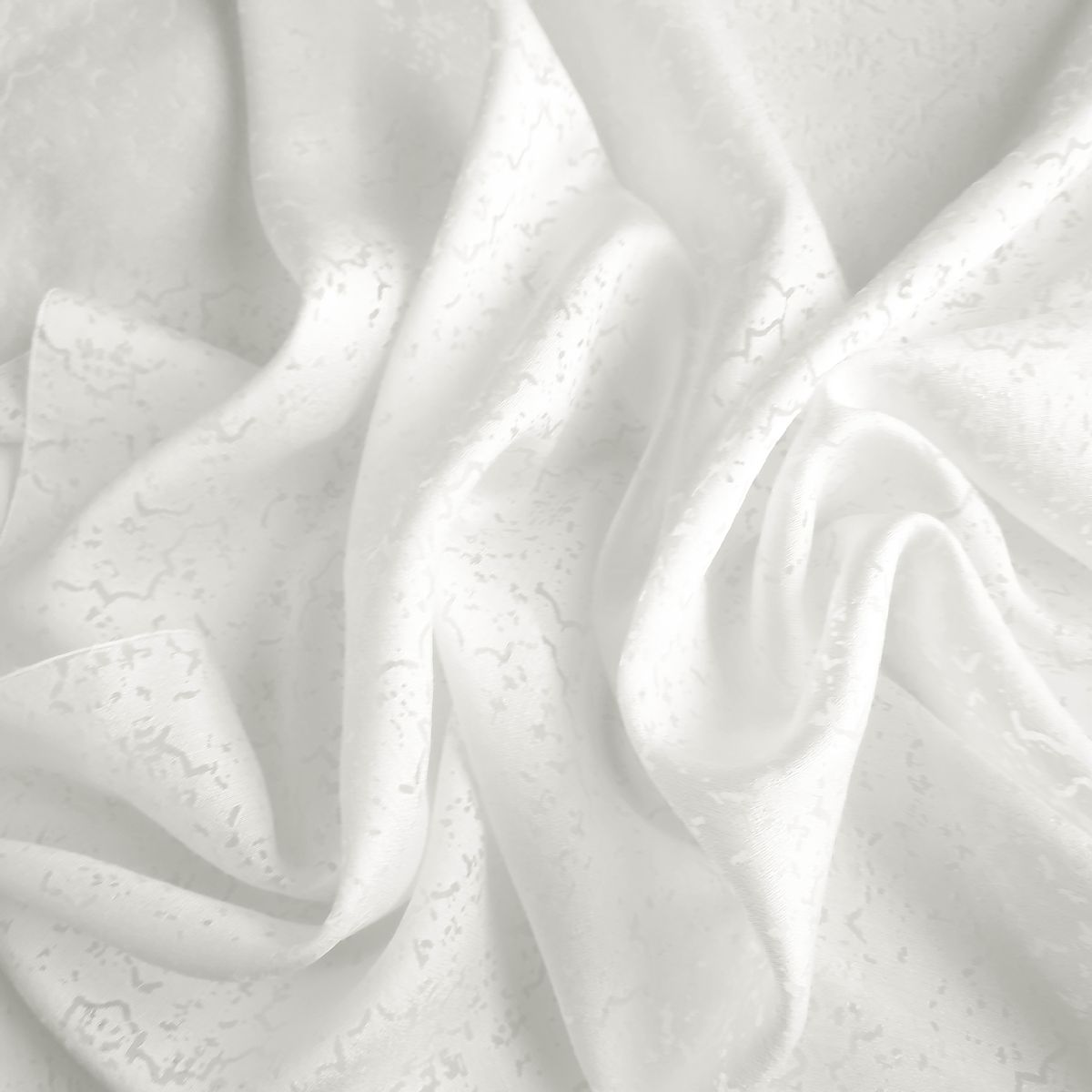 Rebus_Off white